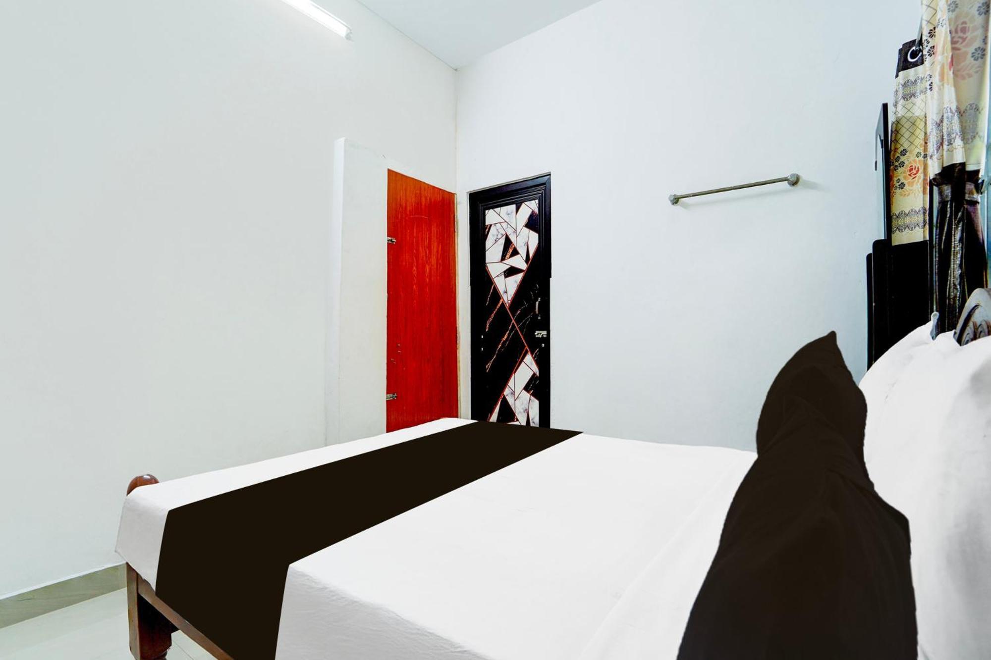 Hotel O Sri Srinivasa Residency カンニヤークマリ エクステリア 写真