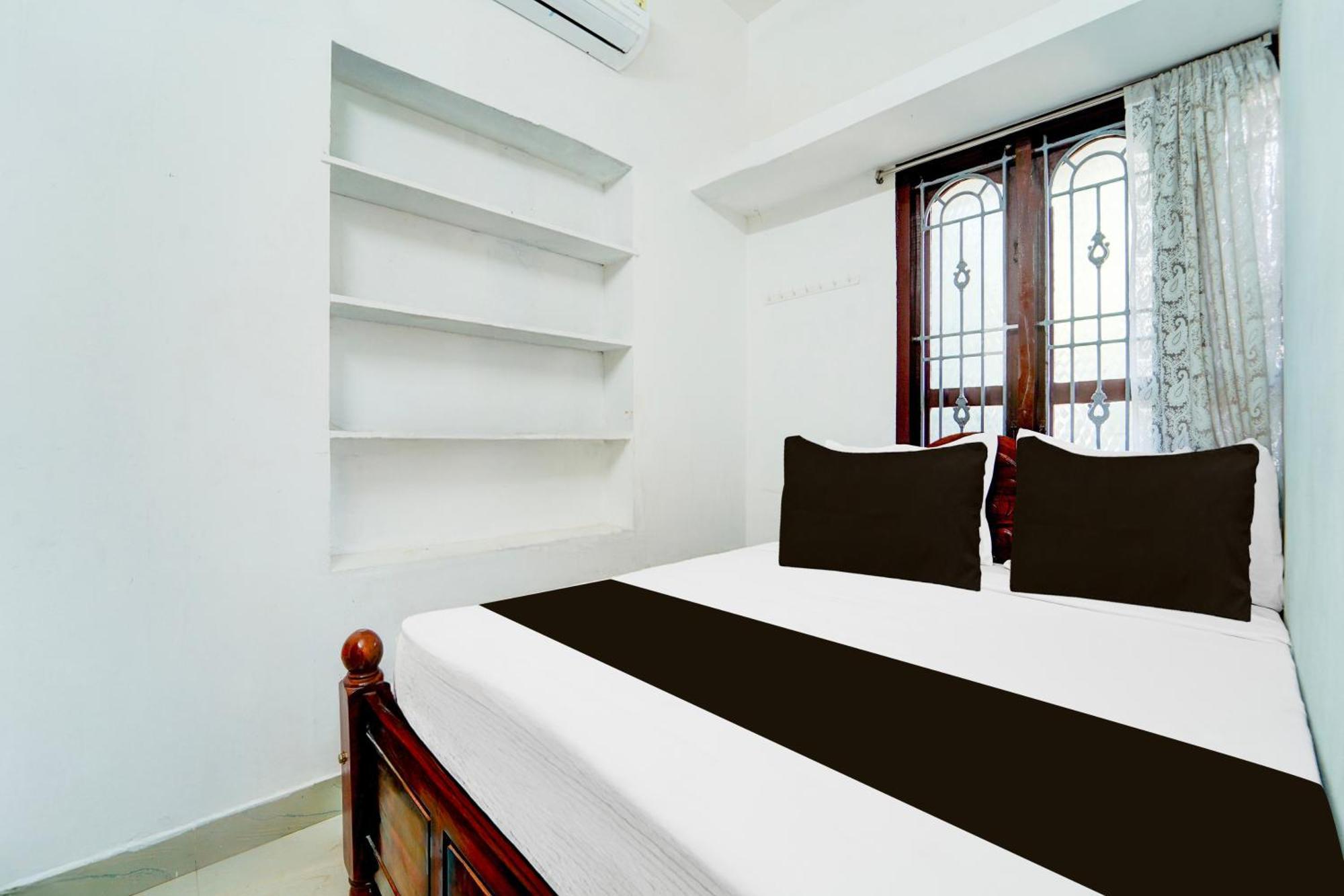 Hotel O Sri Srinivasa Residency カンニヤークマリ エクステリア 写真