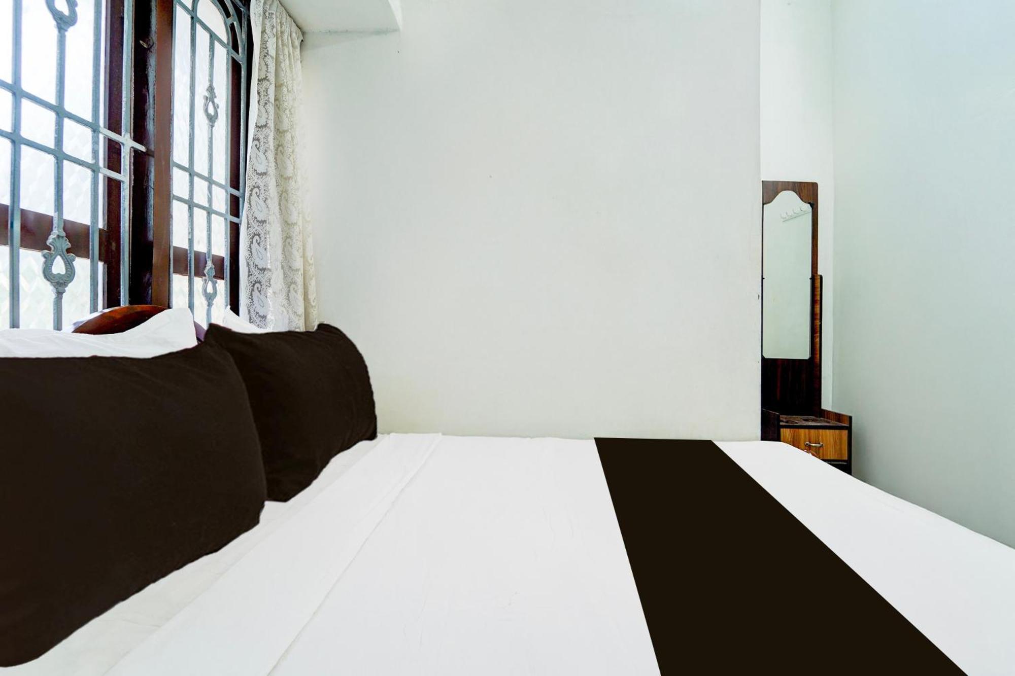 Hotel O Sri Srinivasa Residency カンニヤークマリ エクステリア 写真