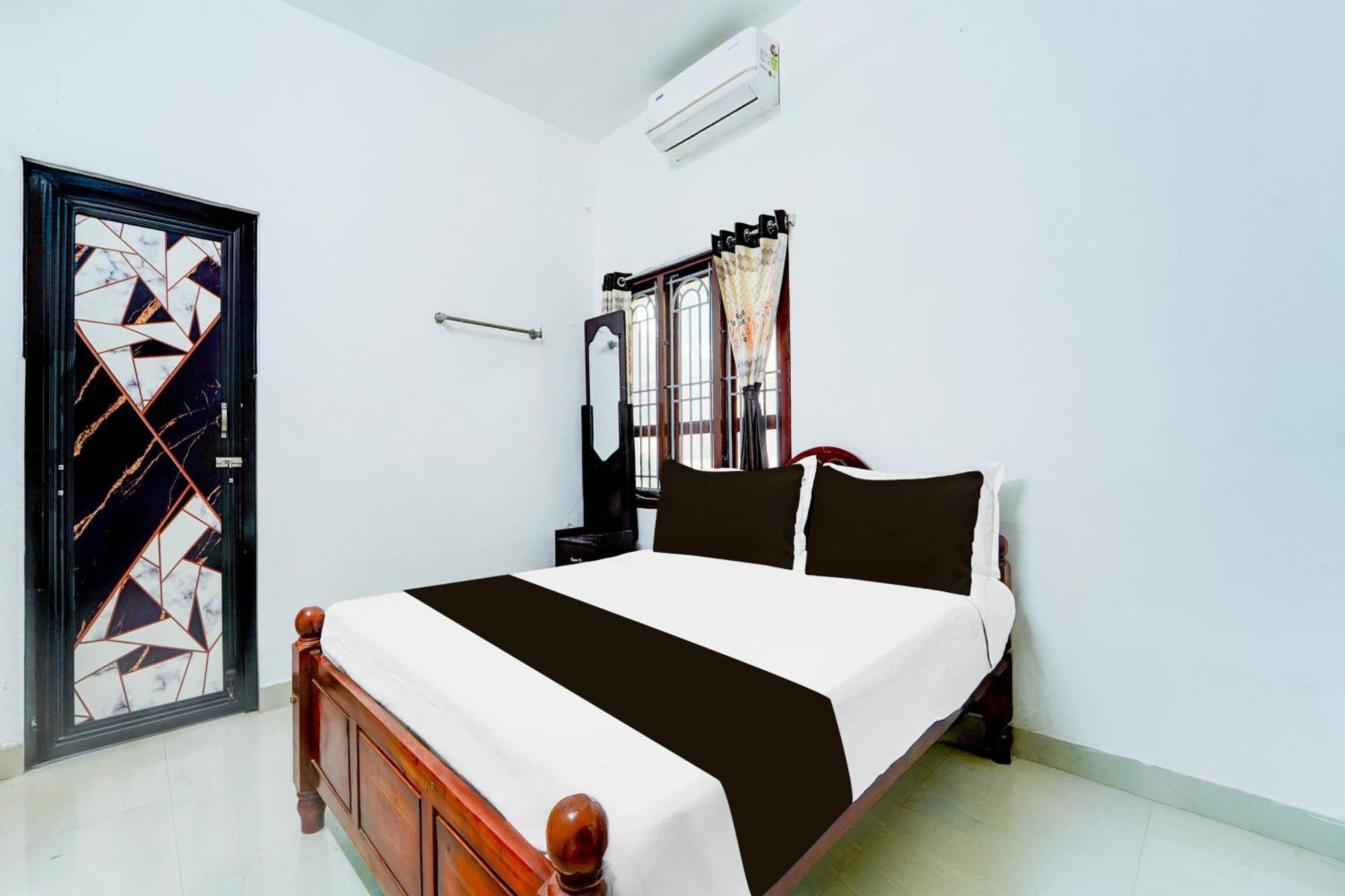 Hotel O Sri Srinivasa Residency カンニヤークマリ エクステリア 写真